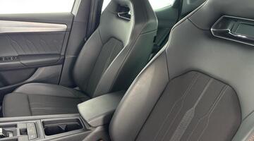 2024 CUPRA EHybrid 12.8kWh VZ2 Design Edition DSG Euro 6 5-door (White) - Image: 38