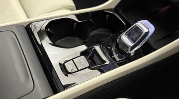 2025 Volvo 2.0 B4 MHEV Ultra Bright DCT Auto Euro 6 5-door (Black) - Image: 32