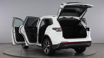 2024 Volkswagen ETSI MHEV Elegance DSG Euro 6 5-door (White) - Image: 11