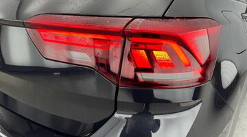 2025 Volkswagen TSI R-Line DSG Euro 6 5-door (Black) - Image: 28