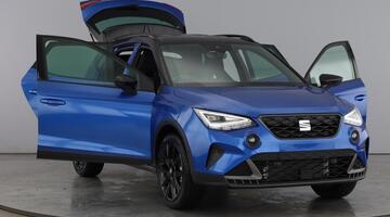 2025 SEAT 1.0 TSI FR Black Edition DSG Euro 6 5-door (Multicolour) - Image: 9