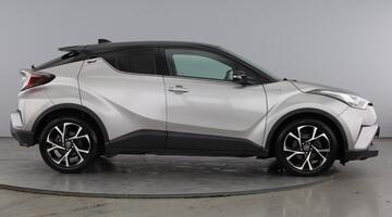 2017 Toyota VVT-h Dynamic CVT Euro 6 5-door (Silver) - Image: 4