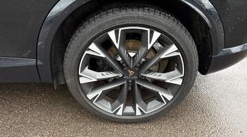 2025 CUPRA 2.0 TSI VZDSG 4-doorive Euro 6 5dr (Black) - Image: 30