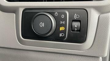 2025 Volkswagen 2.0 TDI T30 Commerce Pro Auto FWD SWB Euro 6 5-door (Blue) - Image: 24