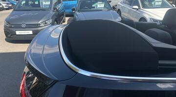 2025 Volkswagen TSI R-Line DSG 2WD Euro 6 2-door (Black) - Image: 33