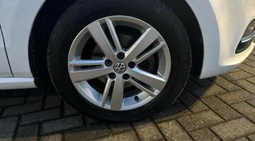 2017 Volkswagen TSI BlueMotion Tech Match Euro 6 5-door (White) - Image: 14