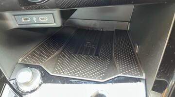 2025 Volkswagen TSI R-Line DSG 2WD Euro 6 2-door (Black) - Image: 48