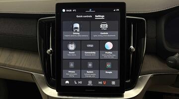 2025 Volvo 2.0 T8 18.8kWh Ultra Dark Auto 4WD Euro 6 5-door (Grey) - Image: 35