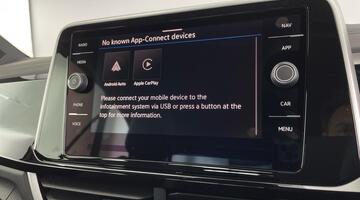 2025 Volkswagen TSI R-Line DSG Euro 6 5-door (Multicolour) - Image: 15