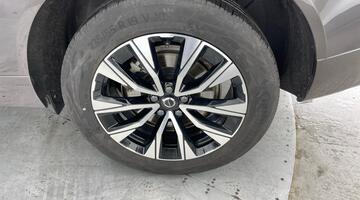 2024 Volvo 2.0 B5 MHEV Plus Auto Euro 6 5-door (Grey) - Image: 33