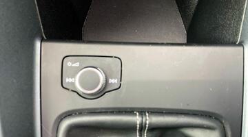 2020 Audi 1.0 TFSI 25 S line Sportback Euro 6 5-door (Black) - Image: 25