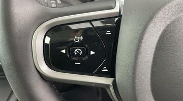 2025 Volvo 2.0 B5 MHEV Plus Pro Auto Euro 6 5-door (Grey) - Image: 21