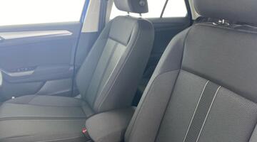 2025 Volkswagen TSI Match DSG Euro 6 5-door (Blue) - Image: 34