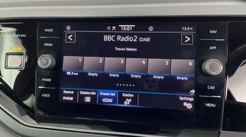 2022 Volkswagen 1.0 TSI R-Line DSG Euro 6 5-door (Red) - Image: 14