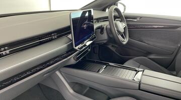 2025 Volkswagen Pro 77kWh Match Tourer Auto 5-door (White) - Image: 1