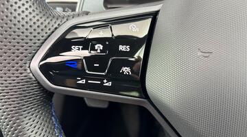 2025 Volkswagen 2.0 TSI R Fastback DSG 4Motion Euro 6 5-door (White) - Image: 25