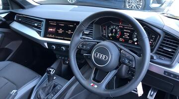 2025 Audi 1.0 TFSI 30 S line Sportback S Tronic Euro 6 5-door (Black) - Image: 6