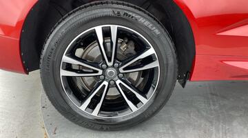 2019 Volvo 2.0 T4 Edition Auto Euro 6 5-door (Red) - Image: 33