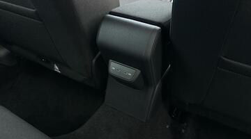 2025 Volkswagen 1.0 EVO Life Euro 6 5-door (Black) - Image: 18