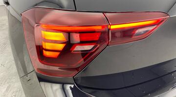 2022 Volkswagen 1.0 EVO Life Euro 6 5-door (Black) - Image: 29