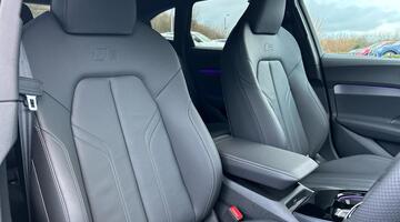 2025 Audi 2.0 TFSI S line S Tronic Euro 6 5-door (Red) - Image: 13