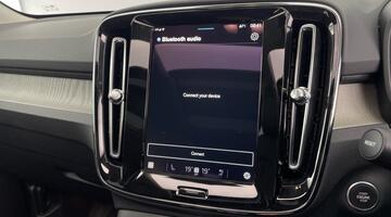 2025 Volvo 2.0 B3 MHEV Ultra Bright DCT Auto Euro 6 5-door (Blue) - Image: 21