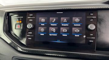 2023 Volkswagen 1.0 TSI Life Euro 6 5-door (Black) - Image: 18