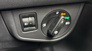 2025 Volkswagen 1.0 TSI Match DSG Euro 6 5-door (White) - Image: 24