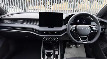 2025 Škoda 2.0 TSI SportLine DSG Euro 6 5-door (Black) - Image: 8