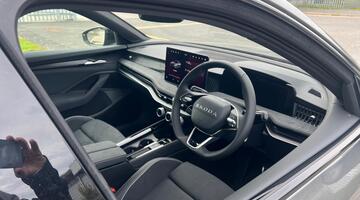 2025 Škoda TSI e-TEC MHEV SportLine DSG Euro 6 5-door (Grey) - Image: 6