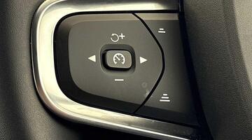 2025 Volvo 2.0 B4 MHEV Plus DCT Auto Euro 6 5-door (Black) - Image: 30