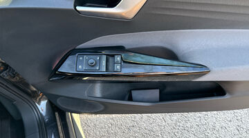 2021 Volkswagen Pro Performance 58kWh Life Auto 5-door (Grey) - Image: 24