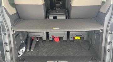 2025 Volkswagen 2.0 TDI Style Long MPV DSG Euro 6 5-door (Grey) - Image: 35