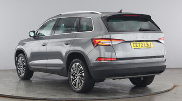 2022 Škoda TSI ACT SE L Executive Euro 6 5-door (7 Seat) (Grey) - Image: 3