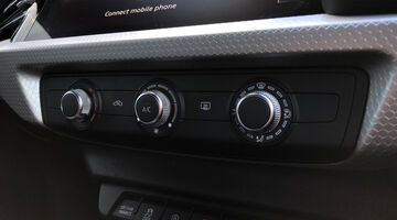 2025 Audi TFSI 35 S line Sportback S Tronic Euro 6 5-door (Black) - Image: 30