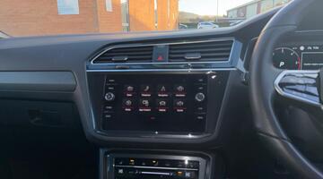 2022 Volkswagen 2.0 TDI R-Line DSG Euro 6 5-door (Blue) - Image: 7