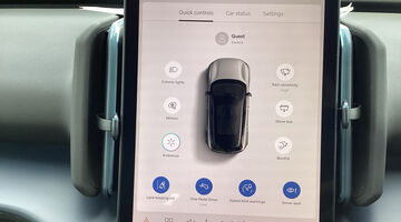 2025 Volvo Twin Performance 69kWh Plus Auto 5-door (Black) - Image: 37