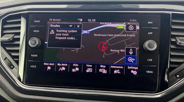 2019 Volkswagen 2.0 TDI R-Line Euro 6 5-door (Black) - Image: 14