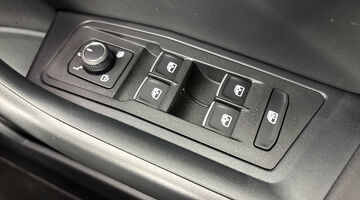 2025 Volkswagen TSI R-Line DSG Euro 6 5-door (White) - Image: 18