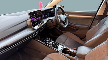 2025 Volkswagen TSI eHybrid 19.7kWh Style DSG Euro 6 5-door (Black) - Image: 2