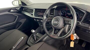 2022 Audi 1.0 TFSI 25 Technik Sportback Euro 6 5-door (White) - Image: 6