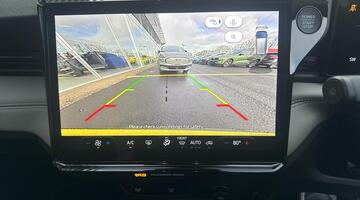 2026 Ford Standard Range 43kWh Premium Auto 5-door (Yellow) - Image: 32