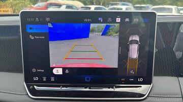 2025 Volkswagen ETSI MHEV Life DSG Euro 6 5-door (Red) - Image: 11