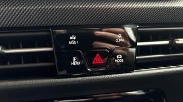 2025 Volkswagen 2.0 TSI GTI DSG Euro 6 5-door (White) - Image: 32