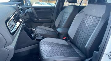 2025 Volkswagen TSI Black Edition Plus DSG Euro 6 5-door (White) - Image: 17