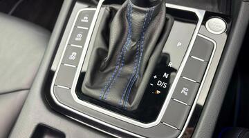 2025 Volkswagen 2.0 TSI R Fastback DSG 4Motion Euro 6 5-door (White) - Image: 15