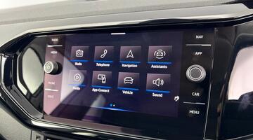 2023 Volkswagen 1.0 TSI Black Edition Euro 6 5-door (White) - Image: 18