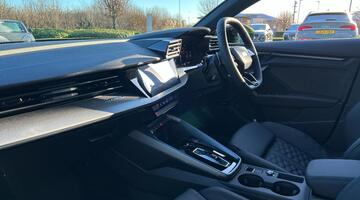 2026 Audi RS 3 Sportback Carbon Black 400 PS S tronic (Green) - Image: 2