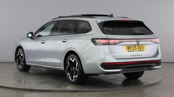 2025 Volkswagen TSI eHybrid 19.7kWh R-Line DSG Euro 6 5-door (Silver) - Image: 3