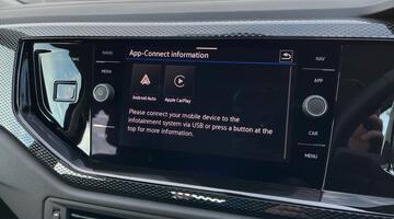 2025 Volkswagen 1.0 TSI Life Euro 6 5-door (Black) - Image: 15